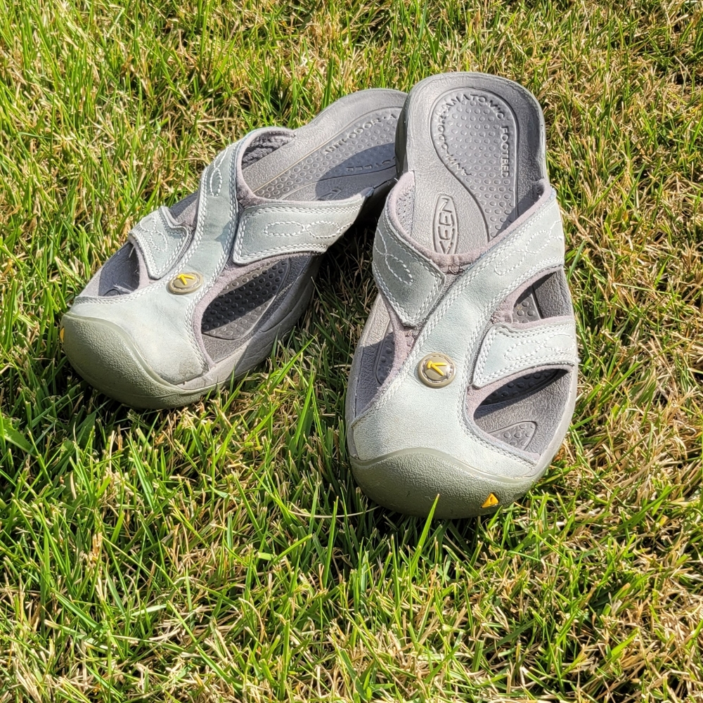 Keen Light Green Gray Slide Sandals 39